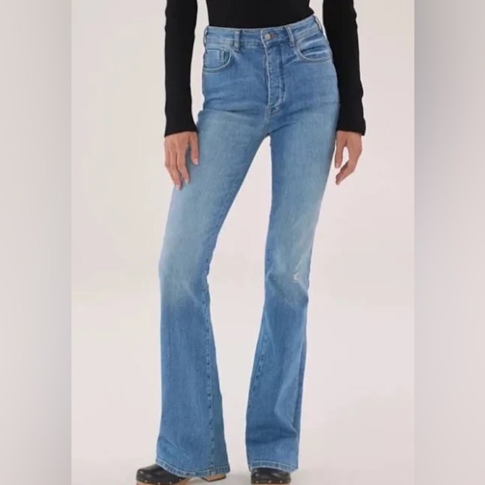 Anthropologie Pilcro The Icon Flare Button Fly Jeans Medium Blue 28